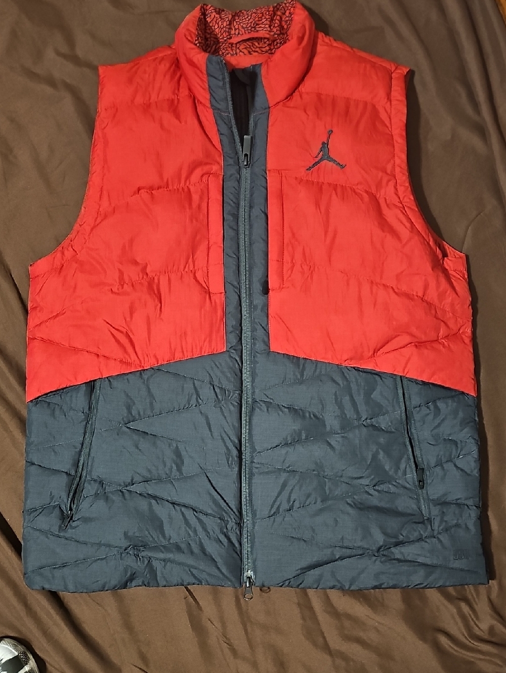Jordan Men’s Red and Gray Colorblock Puffer Vest